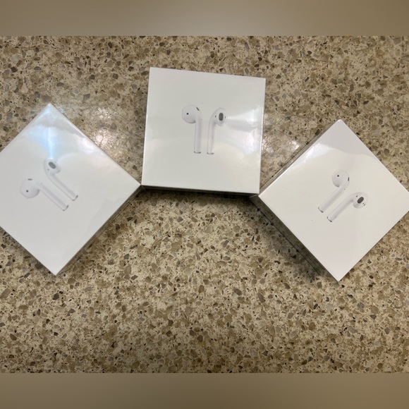Apple AirPods 2nd Gen - Picture 4 of 4